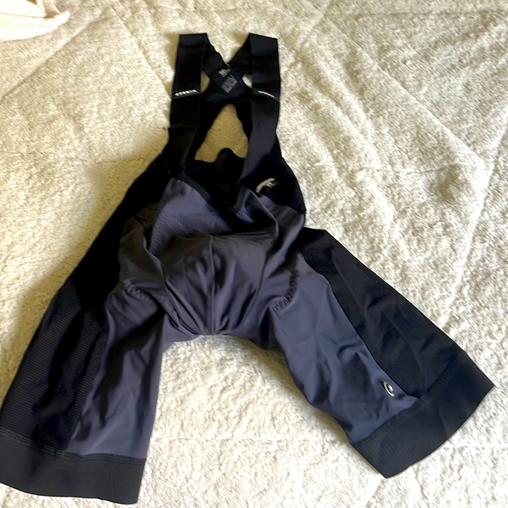 Like NEW Assos size medium bib shorts in perfect condition!